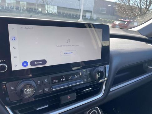 Used 2025 Toyota Grand Highlander AWD image 40