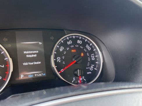 Used 2021 Toyota RAV4 XLE Premium image 14