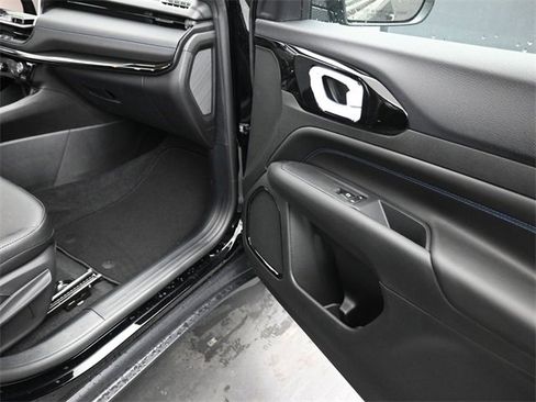 New 2026 Jeep Compass Latitude image 24