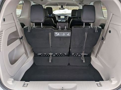 Certified 2018 Chrysler Pacifica Touring-L Plus image 27