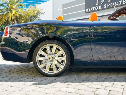 Used 2016 Rolls-Royce Dawn image 30