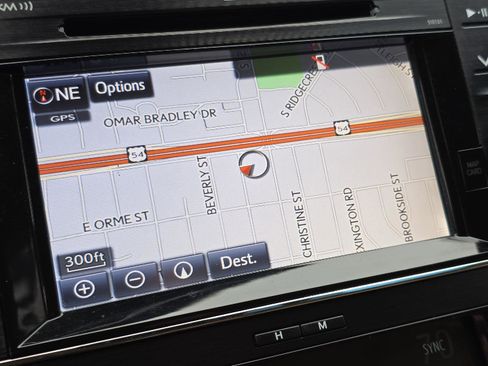 Used 2018 Toyota Avalon Limited image 70