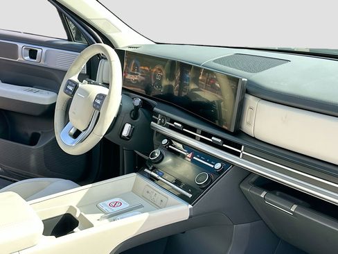 New 2026 Hyundai Santa Fe SE image 4