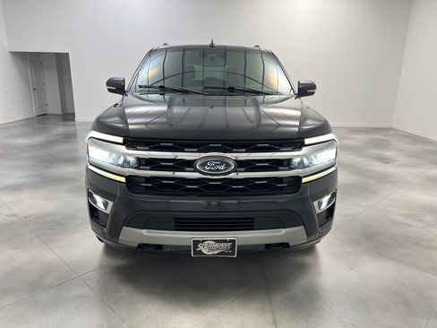 Used 2023 Ford Expedition Limited AWD/4WD image 3