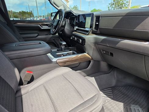 Used 2022 Chevrolet Silverado 1500 LT Trail Boss w/ Protection Package image 9