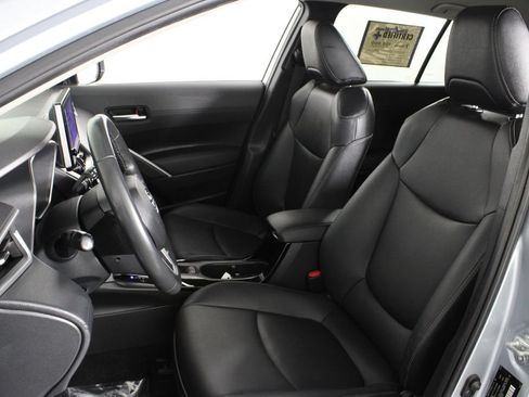 Used 2024 Toyota Corolla Cross XLE FWD image 19