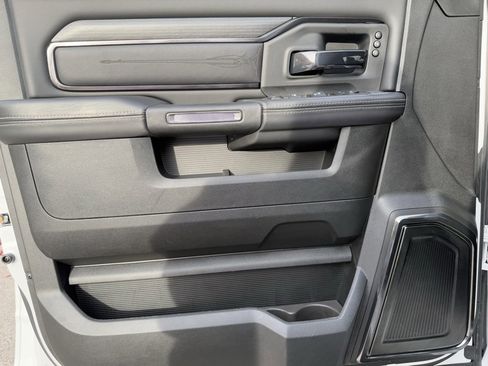 Used 2024 RAM 2500 Limited image 24