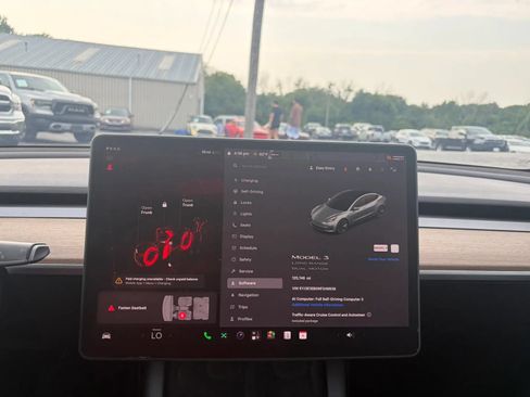 Used 2022 Tesla Model 3 Long Range AWD/4WD image 11