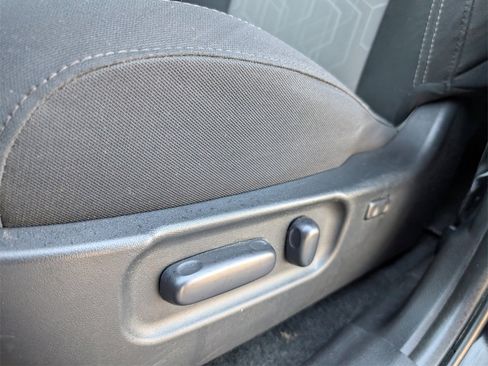 Used 2023 Toyota Tacoma TRD Off-Road image 10