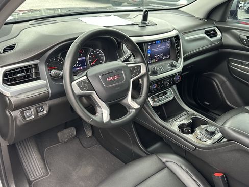 Certified 2023 GMC Acadia SLT AWD/4WD image 19
