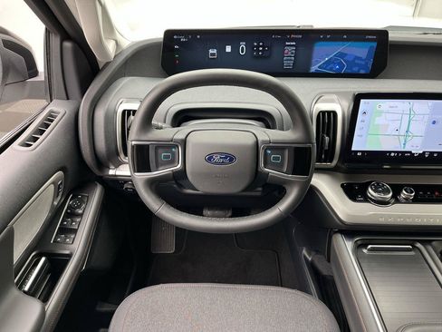 Used 2025 Ford Expedition Max Active AWD/4WD image 14