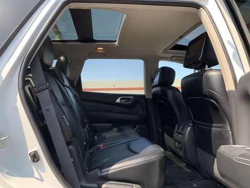 Used 2018 Nissan Pathfinder Platinum AWD/4WD image 30