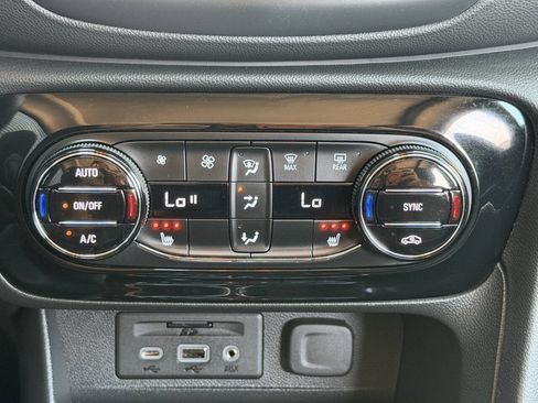 Used 2023 Buick Encore GX Essence w/ Advanced Technology Package AWD/4WD image 28
