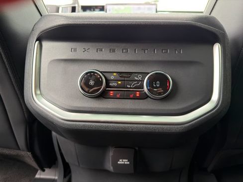 Used 2025 Ford Expedition Max Platinum w/ Stealth Performance Package AWD/4WD image 24