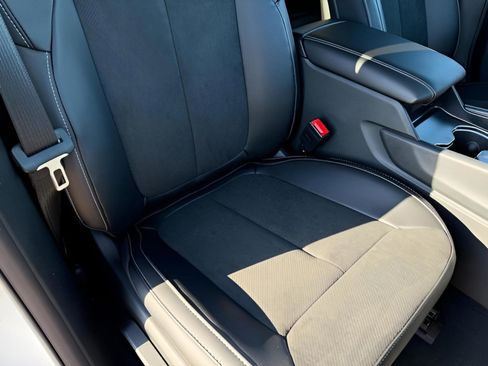 New 2026 Jeep Grand Cherokee Altitude AWD/4WD image 17