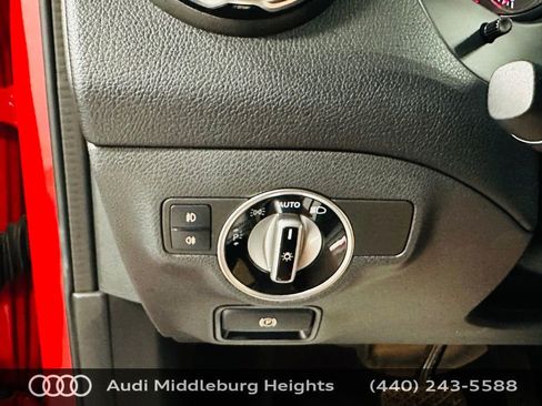 Used 2019 Mercedes-Benz GLA 250 4MATIC image 13
