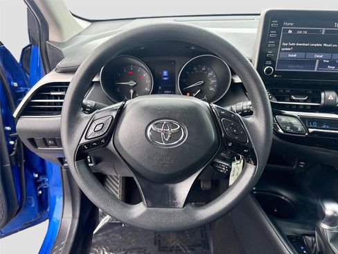 Used 2020 Toyota C-HR LE image 11
