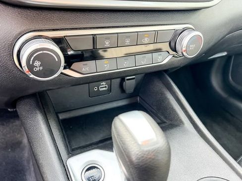 Used 2024 Nissan Altima 2.5 S FWD image 21