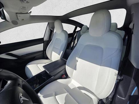 Used 2020 Tesla Model 3 Long Range image 11