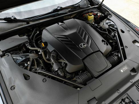 Used 2018 Lexus LC 500 Coupe w/ Sport Package RWD image 38