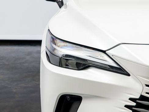 Used 2023 Lexus RX 350 Premium image 3