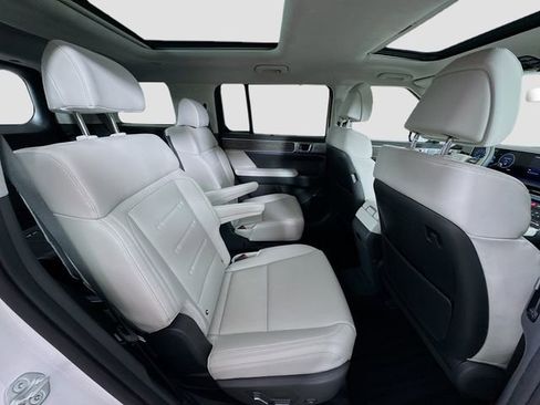 Used 2025 Hyundai Santa Fe Calligraphy image 29