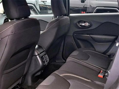 Used 2017 Jeep Cherokee Latitude w/ Comfort & Sound Group image 13