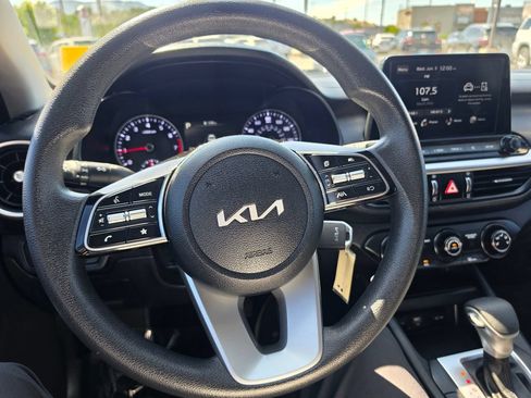 Certified 2022 Kia Forte LXS FWD image 15