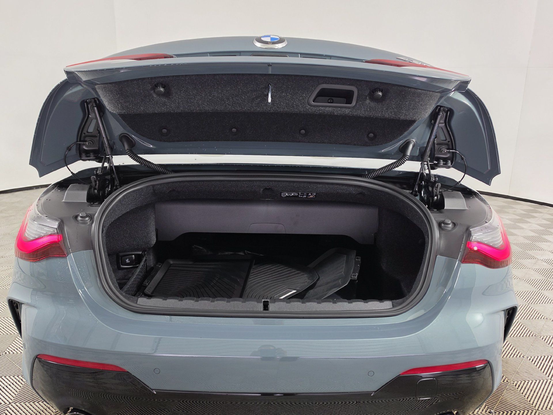 Used 2026 BMW 430i Convertible w/ M Sport Package RWD image 43