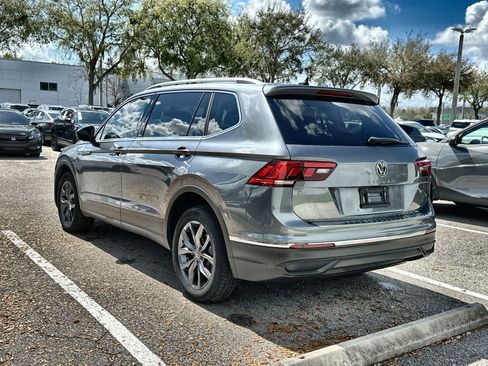 Used 2023 Volkswagen Tiguan SE image 6