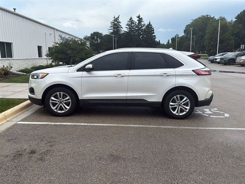 Used 2019 Ford Edge SEL w/ Equipment Group 201A AWD/4WD image 10