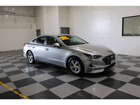 Used 2020 Hyundai Sonata SE image 2