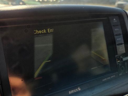 Used 2013 Chrysler Town & Country Touring image 22