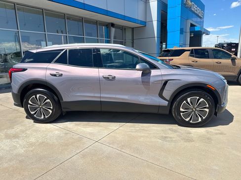Used 2024 Chevrolet Blazer EV LT AWD/4WD image 6