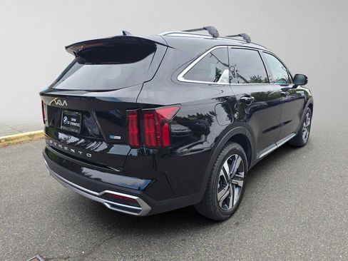 Used 2022 Kia Sorento SX Prestige w/ Panoramic Sunroof Package AWD/4WD image 3