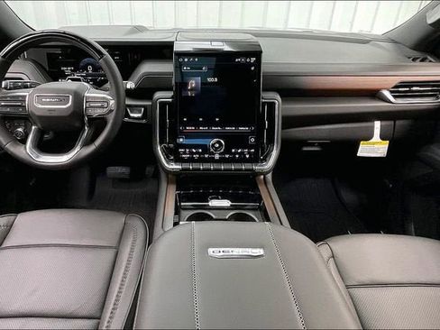 New 2026 GMC Yukon Denali w/ Denali Reserve Package AWD/4WD image 6