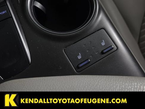 Used 2022 Toyota Camry SE w/ Cold Weather Package FWD image 15