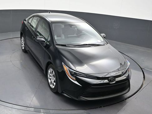 Used 2025 Toyota Corolla LE w/ Convenience Package FWD image 24