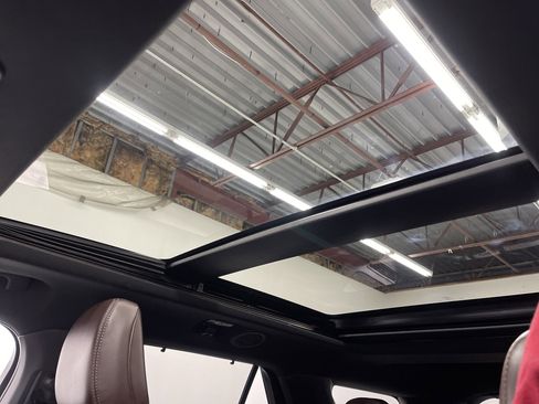 Used 2021 Ford Explorer Platinum w/ Equipment Group 601A image 29