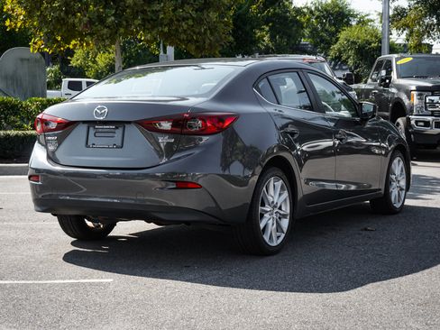 Used 2017 MAZDA MAZDA3 Touring FWD image 10