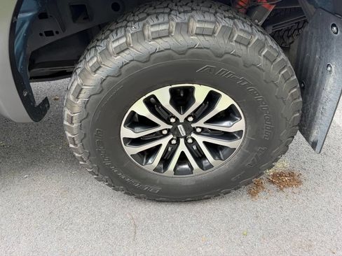 Used 2019 Ford F150 Raptor w/ Equipment Group 802A Luxury AWD/4WD image 14