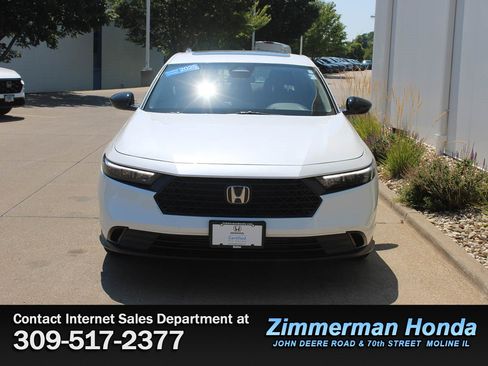 Certified 2025 Honda Accord SE image 4
