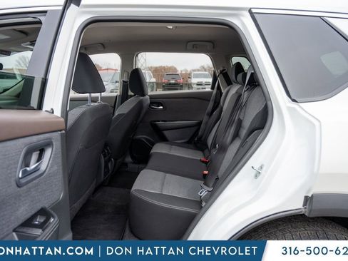 Used 2023 Nissan Rogue SV image 22