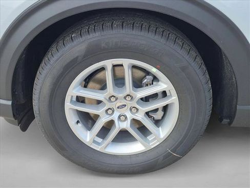 New 2026 Ford Explorer Active w/ Active Comfort Package RWD image 9