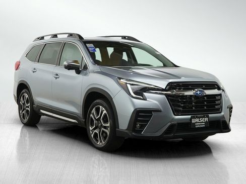 Used 2023 Subaru Ascent Limited w/ Technology Package AWD/4WD image 7