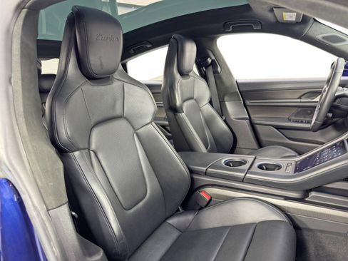 Used 2020 Porsche Taycan image 40