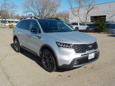 Used 2021 Kia Sorento EX w/ EX AWD X-Line Package image 3