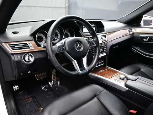 Used 2015 Mercedes-Benz E 350 4MATIC Sedan image 11