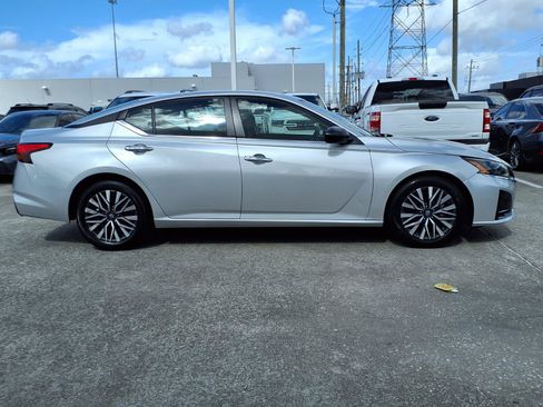 Used 2024 Nissan Altima 2.5 SV FWD image 25