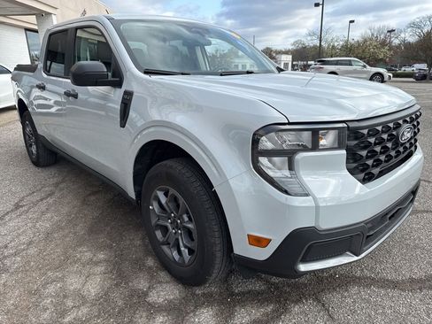 Used 2025 Ford Maverick XLT w/ Equipment Group 301A image 12